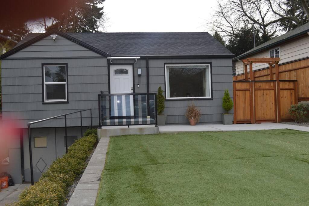 Cozy Crown Hill Carkeek Cottage W/3 Beds, Full Kitchen & Backyard In North Σιάτλ Εξωτερικό φωτογραφία