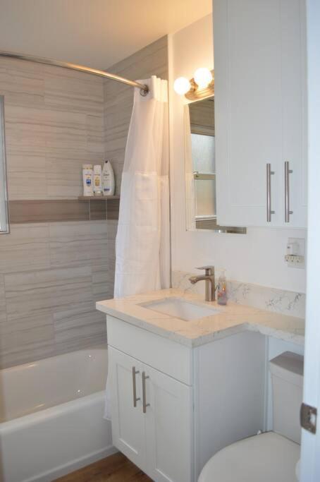 Cozy Crown Hill Carkeek Cottage W/3 Beds, Full Kitchen & Backyard In North Σιάτλ Εξωτερικό φωτογραφία